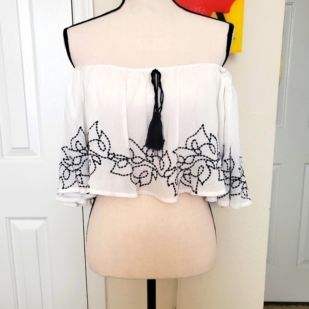 Lulu's | White Strapless Crop